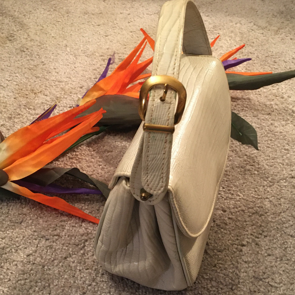 Lizard Embossed Leather Handbag - Picture 7 of 7